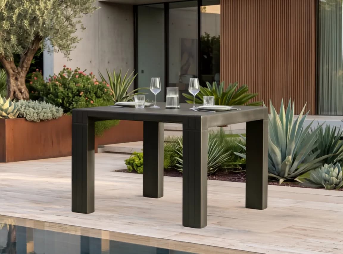 ELEGANT /2 SQUARE TABLE