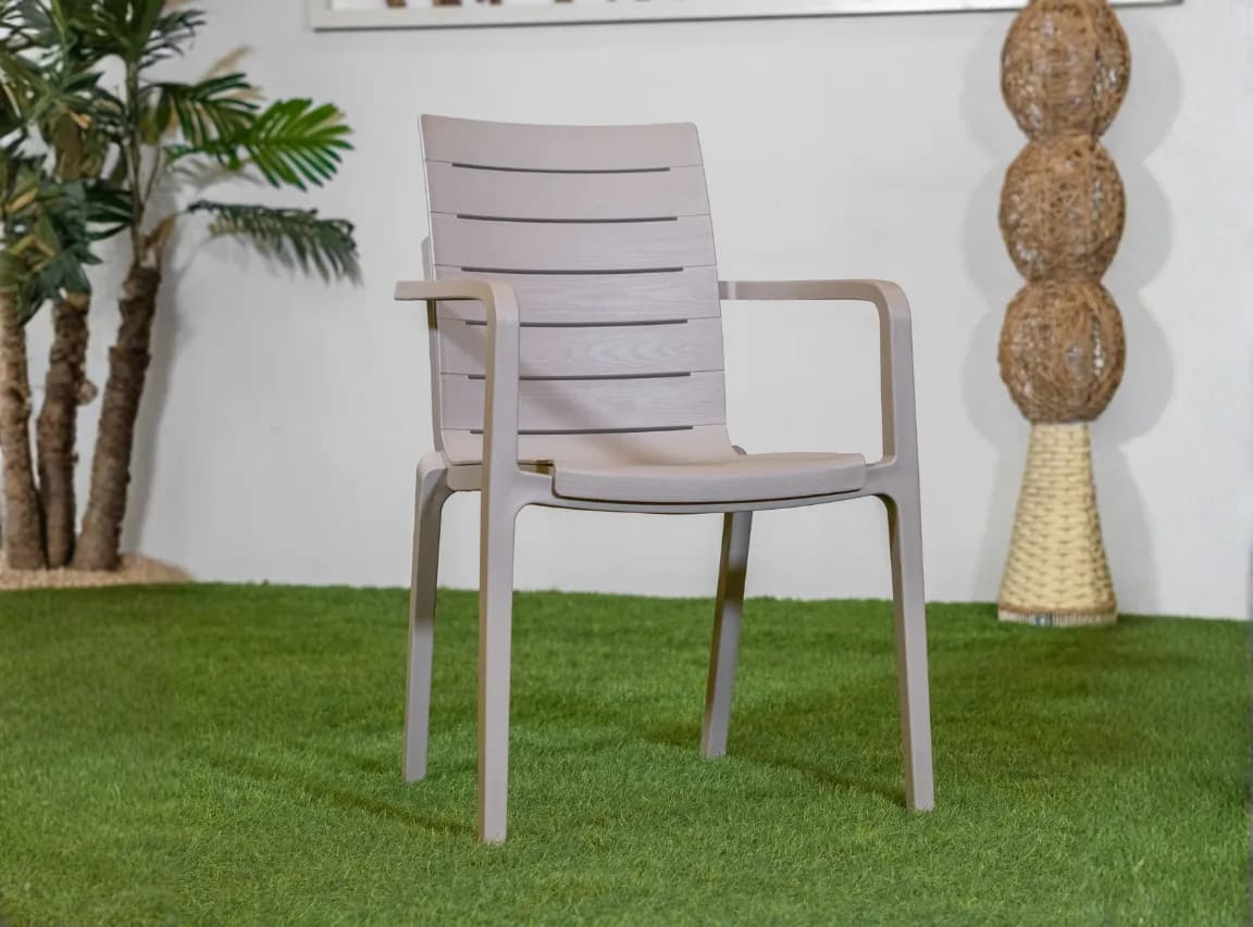 ELEGANT CHAIR