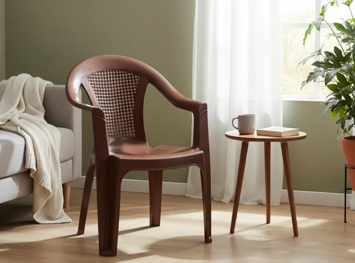VENESIA ARM CHAIR — Brown